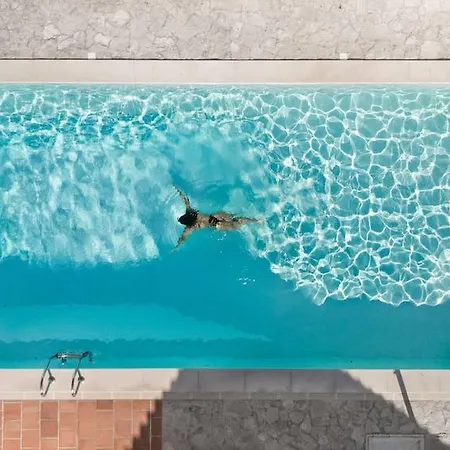 Real D Ξενοδοχείο